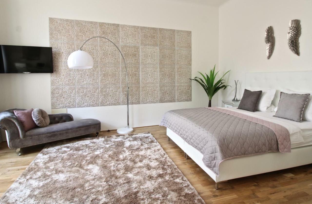 New Design & Style Apartment Old Town Xxl Prague Ngoại thất bức ảnh