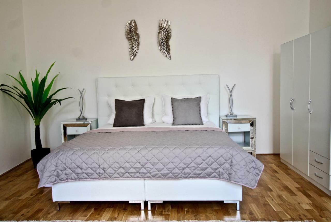 New Design & Style Apartment Old Town Xxl Prague Ngoại thất bức ảnh