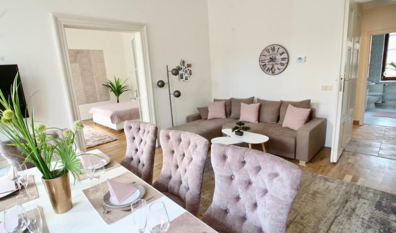New Design & Style Apartment Old Town Xxl Prague Ngoại thất bức ảnh