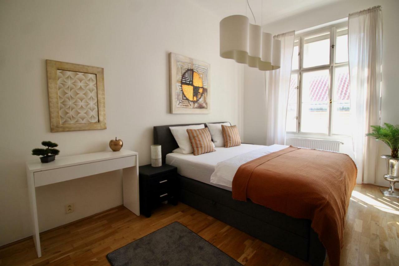 New Design & Style Apartment Old Town Xxl Prague Ngoại thất bức ảnh