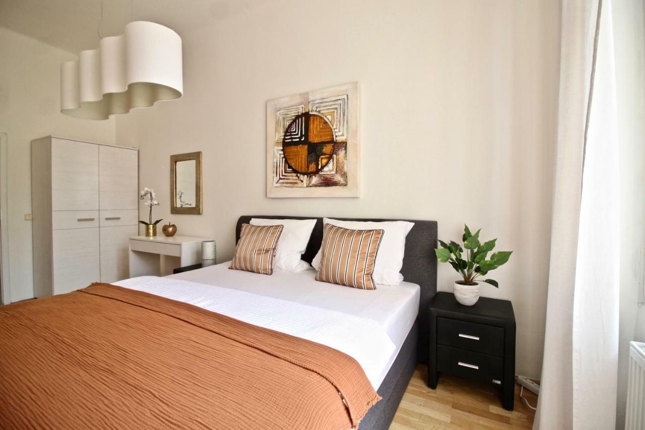 New Design & Style Apartment Old Town Xxl Prague Ngoại thất bức ảnh